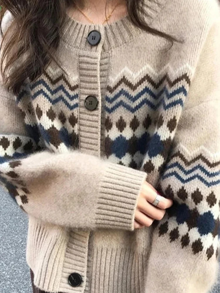 HOUZHOU Vintage Knitted Cardigan Women Preppy Style Y2k Japanese Fashion Sweater Harajuku Autumn Winter Casual Cardigan Tops
HOUZHOU Vintage Knitted Cardigan Women Preppy Style Y2k Japanese Fashion Sweater Harajuku Autumn Winter Casual Cardigan Tops