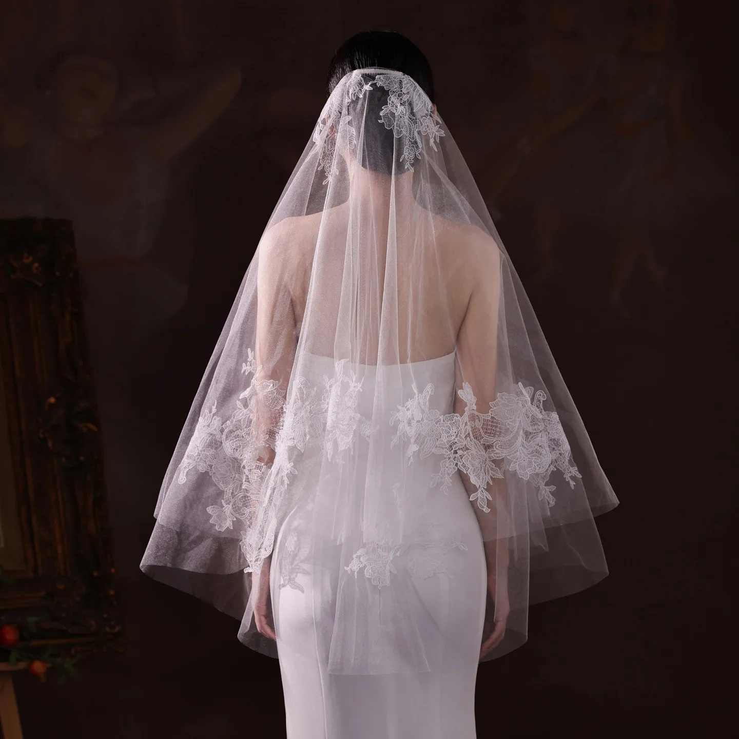 V538 New Bridal Lace Veil, High-End Studio Style Sample for Wedding Photography, High-Transparency Veil
V538 New Bridal Lace Veil, High-End Studio Style Sample for Wedding Photography, High-Transparency Veil