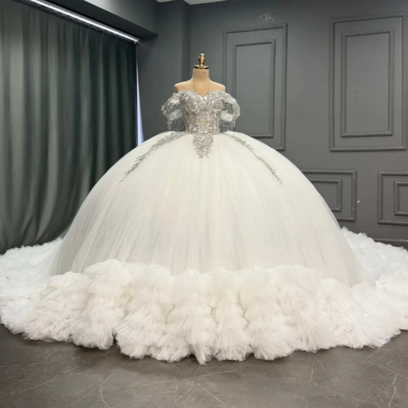 White Shiny Ball Gown Quinceanera Dresses Applique Lace Beading Crystal Tiered Tull Corset Off The Shoulder Sweet 16 dress Vesti
White Shiny Ball Gown Quinceanera Dresses Applique Lace Beading Crystal Tiered Tull Corset Off The Shoulder Sweet 16 dress Vesti