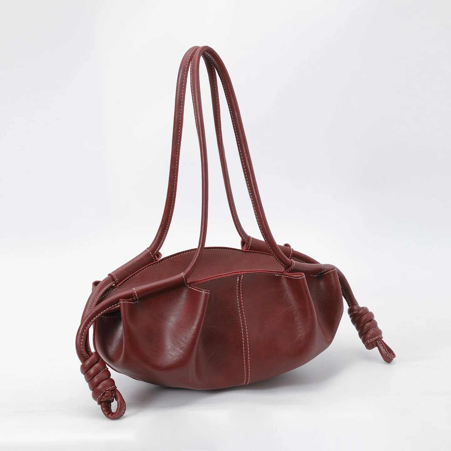 Модная плиссированная сумка-тоут 2026: Новинка, высококачественная мягкая кожаная дизайнерская женская сумка, дорожная сумка через плечо, сумка-хобо (Sac A Main)
Модная плиссированная сумка-тоут 2026: Новинка, высококачественная мягкая кожаная дизайнерская женская сумка, дорожная сумка через плечо, сумка-хобо (Sac A Main)