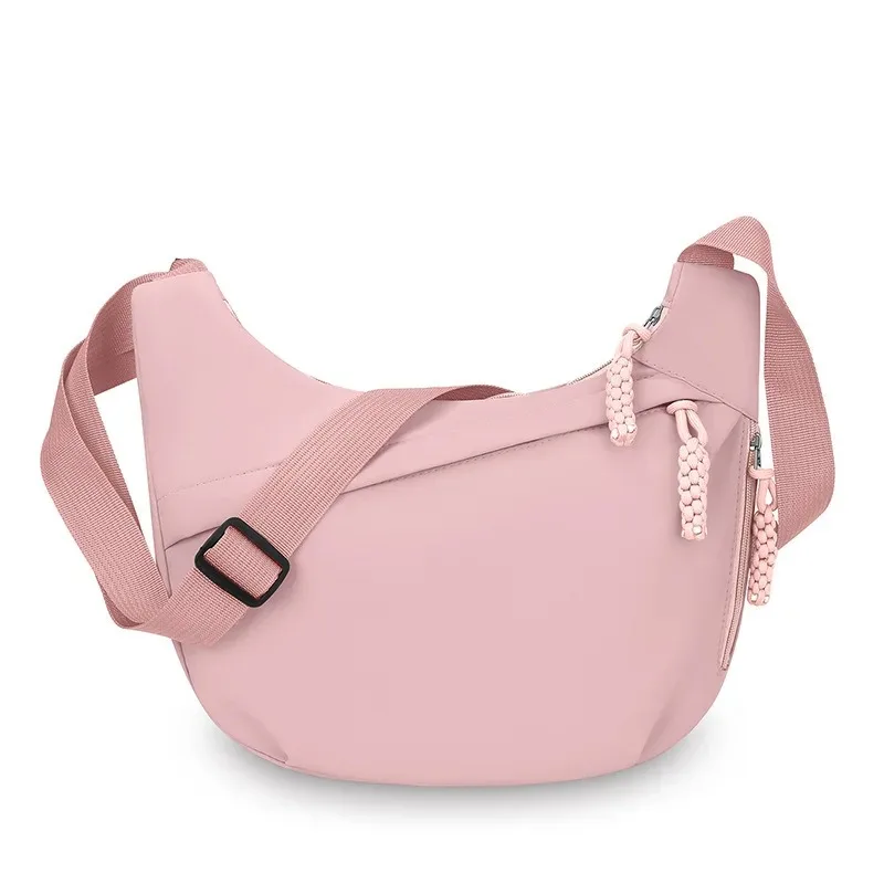 Вместительная нейлоновая сумка через плечо для женщин: стильная, легкая, универсальная, для поездок на работу
Вместительная нейлоновая сумка через плечо для женщин: стильная, легкая, универсальная, для поездок на работу