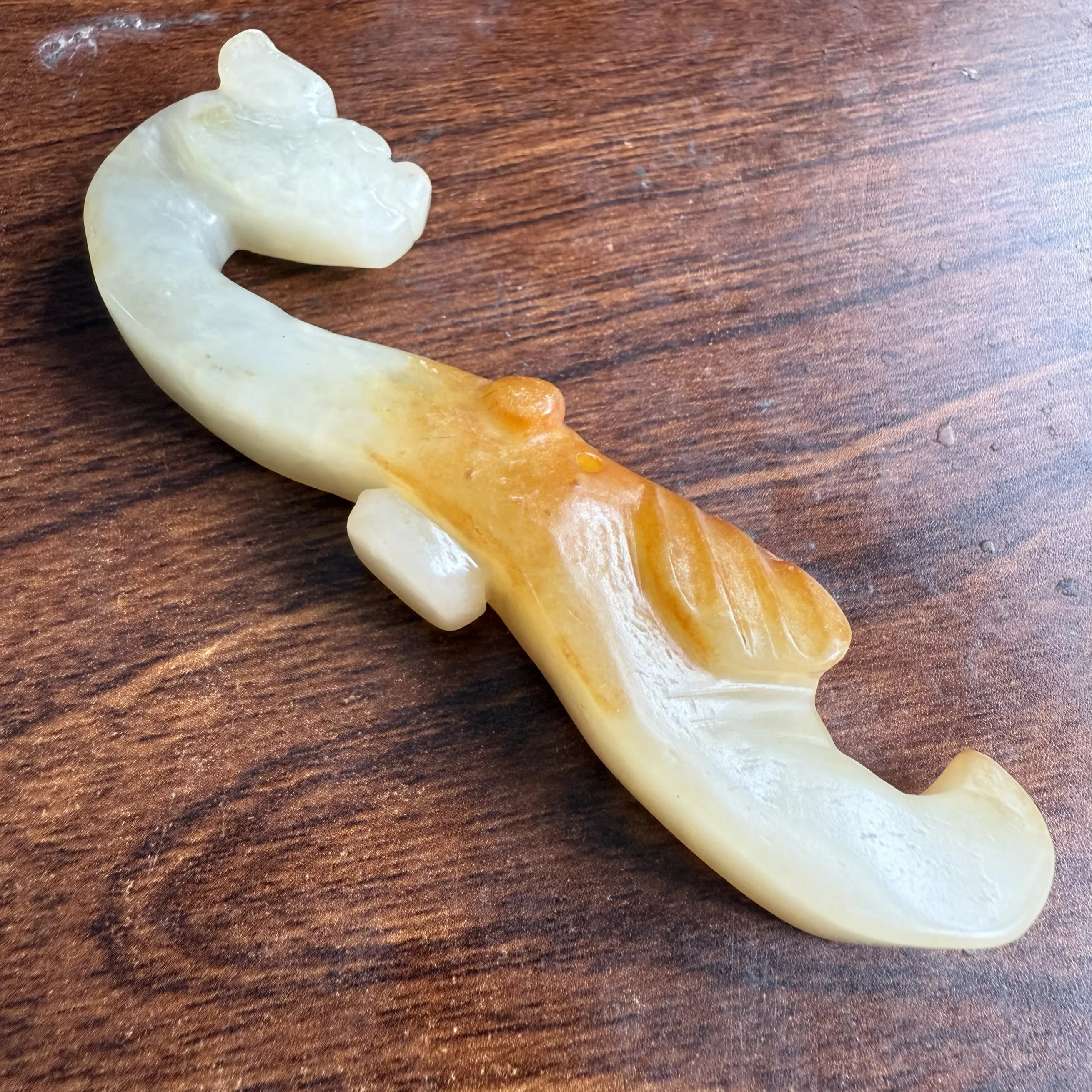 Vintage Chinese Antique Jade Dragon Belt Hook, Old Natural Jade Hand-Carved Figurine Collectible Ornament
Vintage Chinese Antique Jade Dragon Belt Hook, Old Natural Jade Hand-Carved Figurine Collectible Ornament