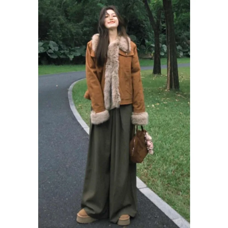 Brown Coat Women's New-style Retro Motorcycle Jacket with Fashionable Fur-encrusted Outer Layer for Autumn and Winter Seasons
Brown Coat Women's New-style Retro Motorcycle Jacket with Fashionable Fur-encrusted Outer Layer for Autumn and Winter Seasons