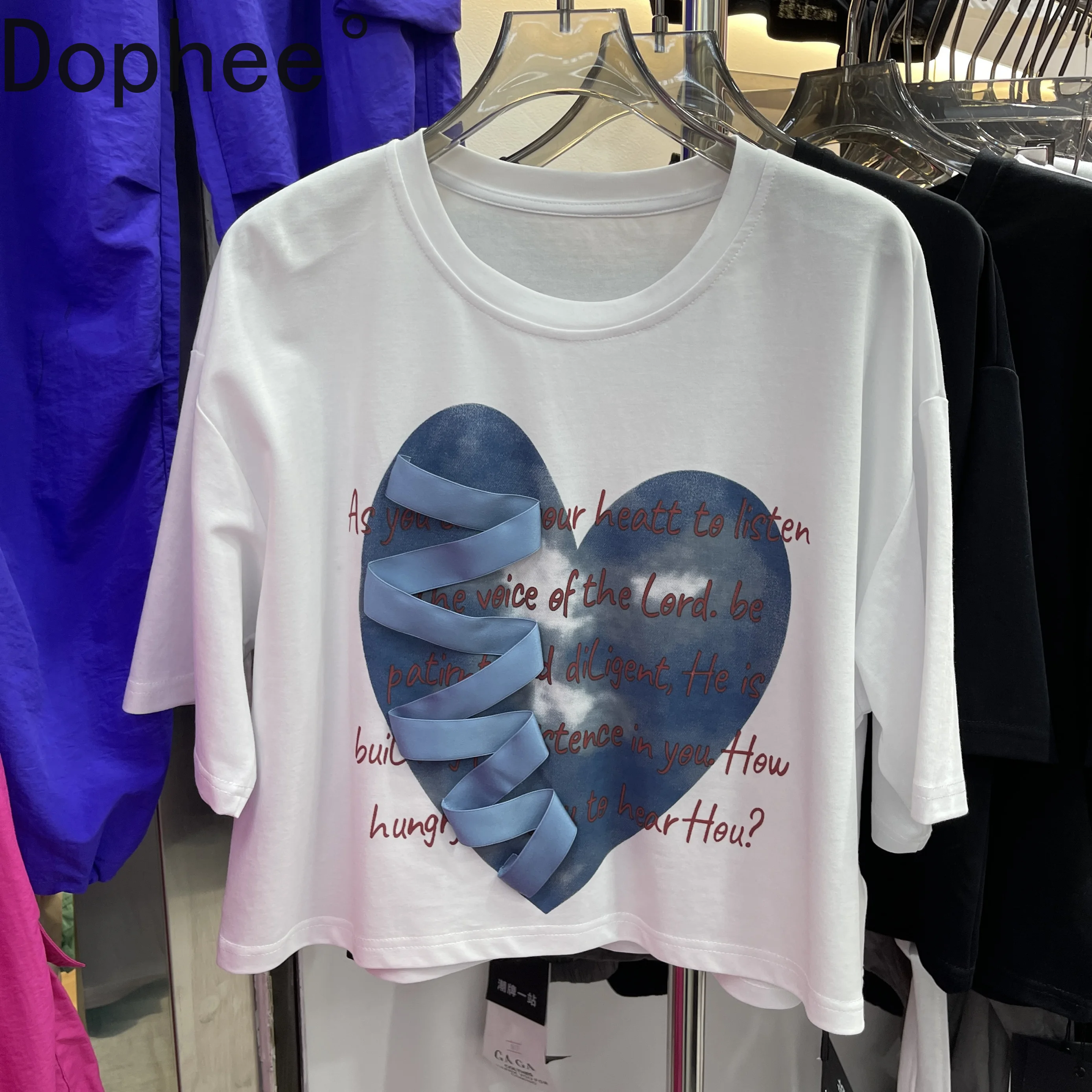 2025 New Summer Loose Women Short Sleeve T-shirt All-match O-neck Pullover Crop Top Letters Love Pattern Cotton Basic Tees White
2025 New Summer Loose Women Short Sleeve T-shirt All-match O-neck Pullover Crop Top Letters Love Pattern Cotton Basic Tees White