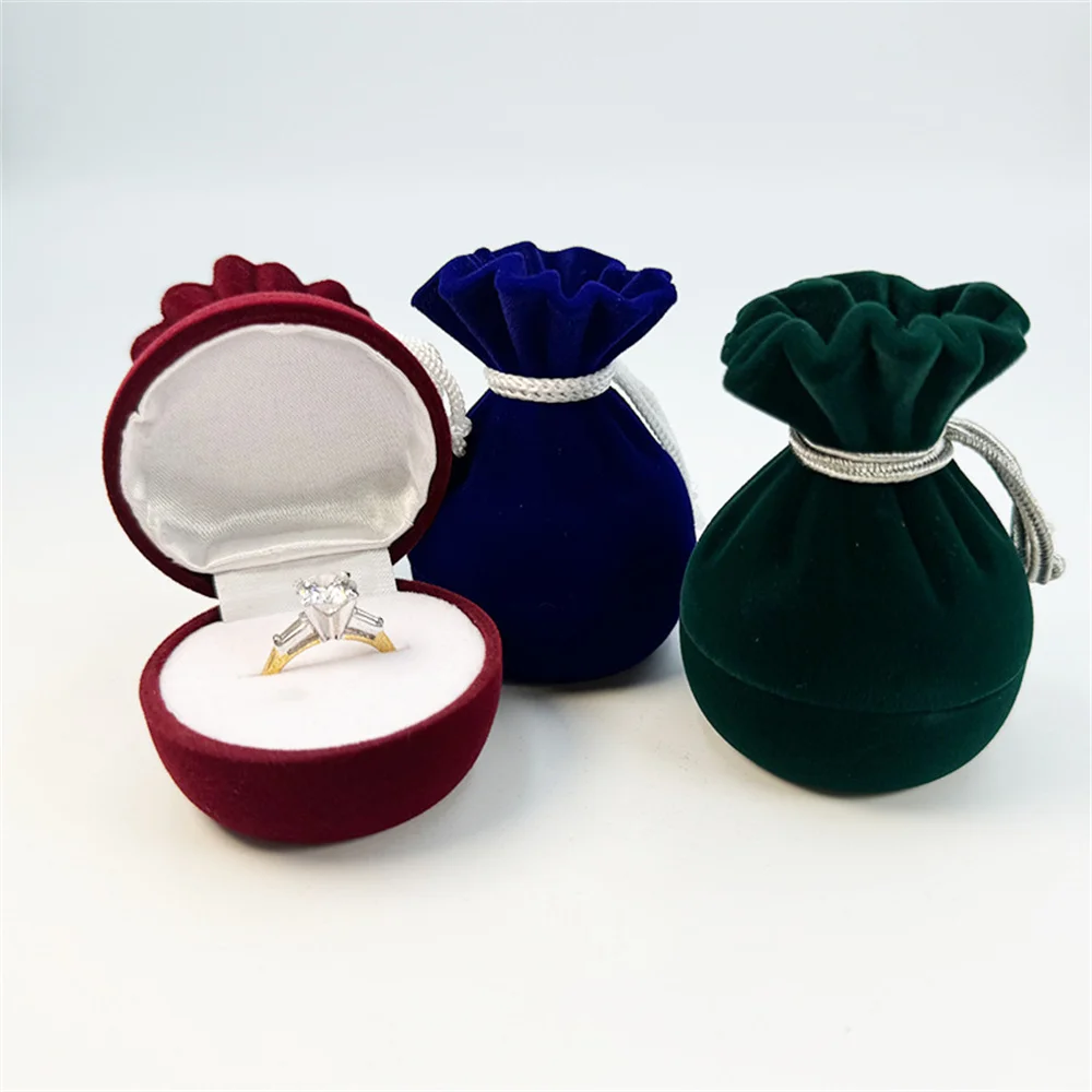 Velvet Ring Box Creative Gift Bag Rose Flower Shaped Jewelry Earrings Holder Pendants Container Wedding Gifts Packaging Case
Velvet Ring Box Creative Gift Bag Rose Flower Shaped Jewelry Earrings Holder Pendants Container Wedding Gifts Packaging Case