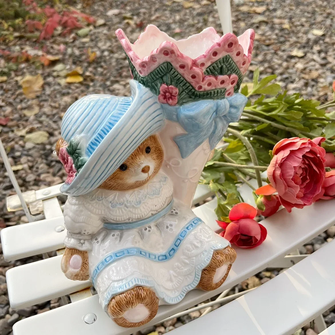 Teddy Bear Ceramic Vase Porcelain Hand Painted Little Bear Vase for Home Decoration Cute Animal Flower Apparatus Wedding Gift
Teddy Bear Ceramic Vase Porcelain Hand Painted Little Bear Vase for Home Decoration Cute Animal Flower Apparatus Wedding Gift
