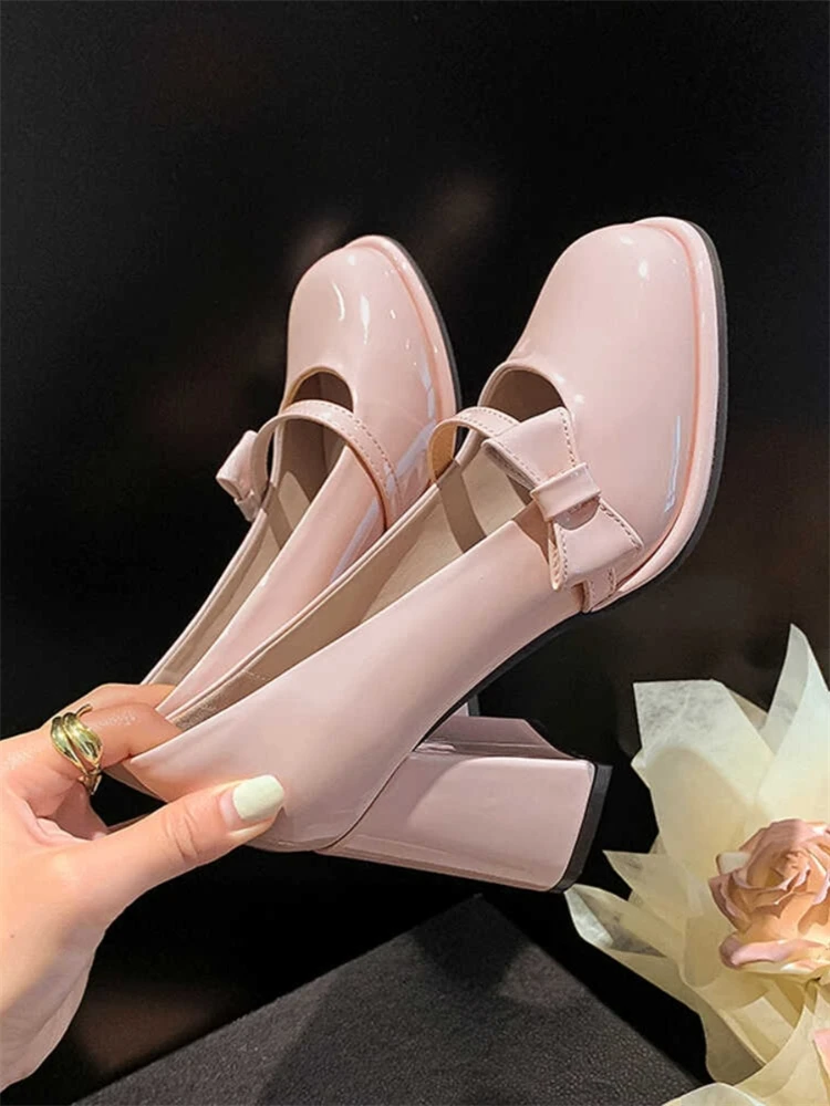 Туфли на высоком каблуке 7 см с квадратным носком, женские летние новые женские элегантные туфли с неглубоким носком и милым бантом 
Туфли на высоком каблуке 7 см с квадратным носком, женские летние новые женские элегантные туфли с неглубоким носком и милым бантом