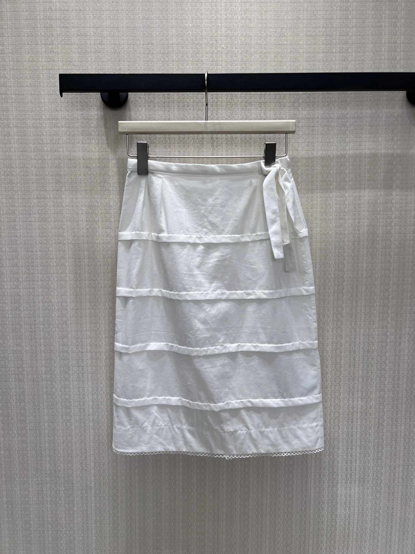 Elegant Simple White Knot Side Waist Half Skirt Layered Cotton Linen Embroidery Business Commute Style Bodycon Skirt
Elegant Simple White Knot Side Waist Half Skirt Layered Cotton Linen Embroidery Business Commute Style Bodycon Skirt