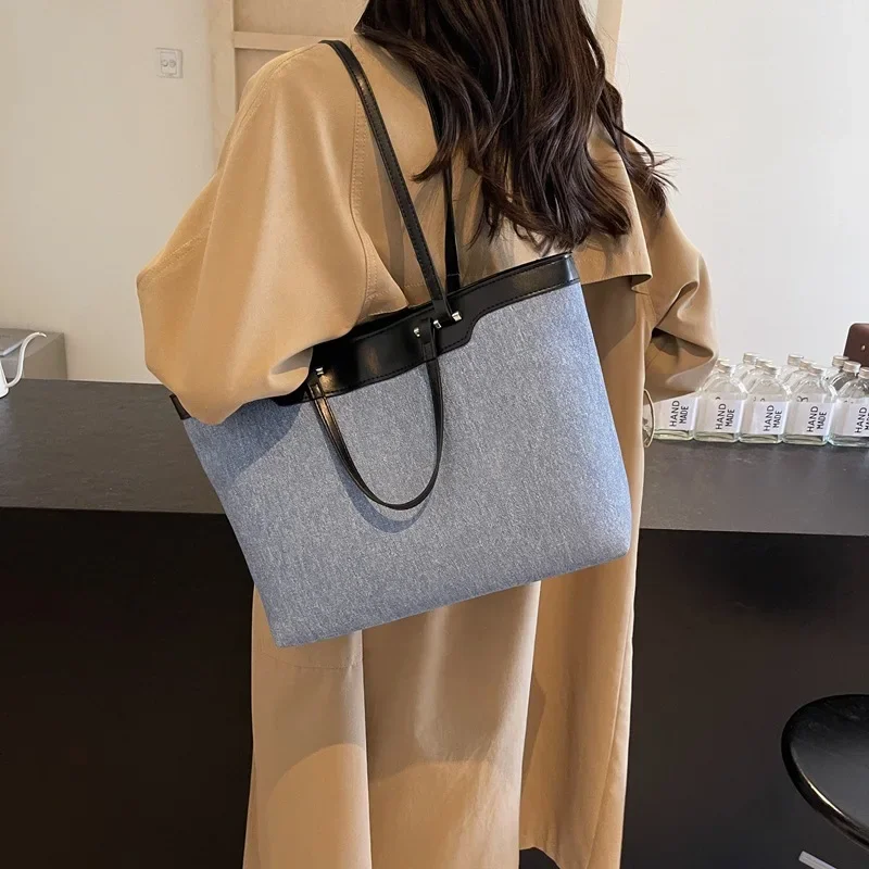 Fashion Ladies Underarm Bag Large Capacity Solid Color Casual Handbag Women Cowboy Classic Shoulder Bags Commuting Women's Tote
Fashion Ladies Underarm Bag Large Capacity Solid Color Casual Handbag Women Cowboy Classic Shoulder Bags Commuting Women's Tote