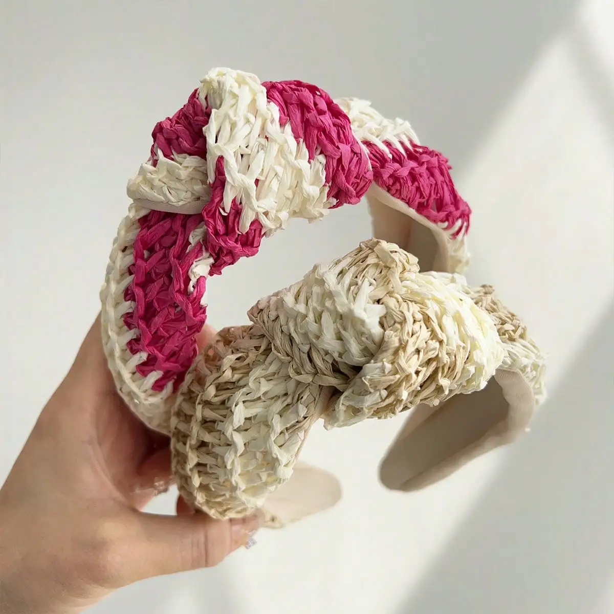 1pc Raffia Woven Knotted Headband, Boho Color Block Hair Hoop, High-Crown Non-Slip Hairband, Cottagecore Summer Hair Accessory For Women, 2026 New Style For Daily Wear & Vacation
1pc Raffia Woven Knotted Headband, Boho Color Block Hair Hoop, High-Crown Non-Slip Hairband, Cottagecore Summer Hair Accessory For Women, 2026 New Style For Daily Wear & Vacation