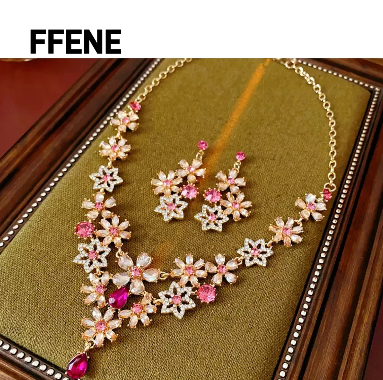 Flower Snowflake Set Retro Court Style Elegant and Versatile Jewelry Luxurious and High-end Feeling Hot Selling Earrings
Flower Snowflake Set Retro Court Style Elegant and Versatile Jewelry Luxurious and High-end Feeling Hot Selling Earrings