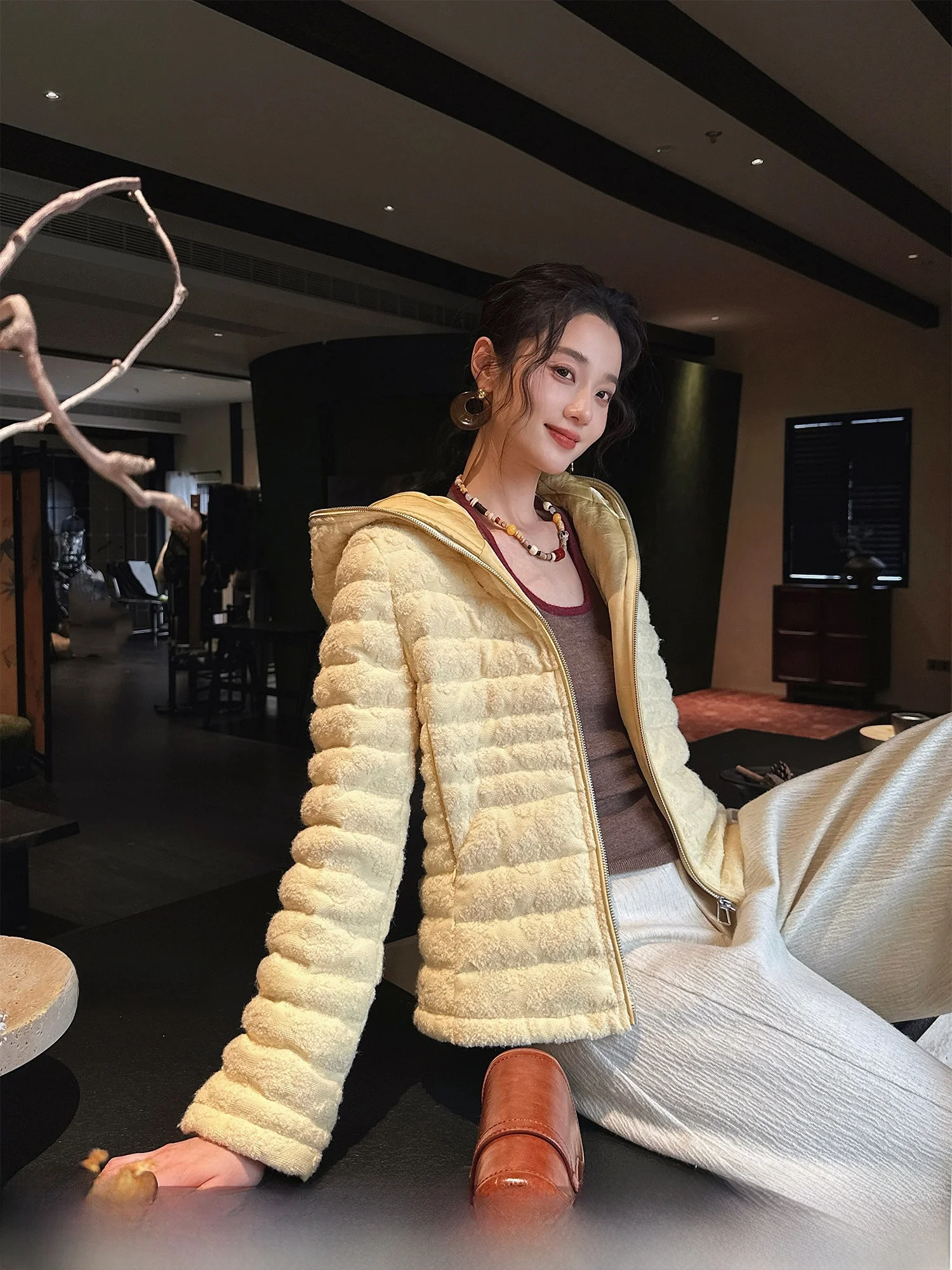 Sanji Bla Flower Cloud Bone down Jaet Winter Furry Embroidered Wool Waist Cinching Rib Bone 2026 Extremely Attractive
Sanji Bla Flower Cloud Bone down Jaet Winter Furry Embroidered Wool Waist Cinching Rib Bone 2026 Extremely Attractive