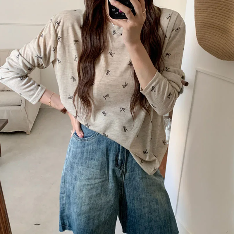 Women Long Sleeved T-shirt Bow Print Round Neck Loose Thin Style Soft Simple Fashion Comfortable Daily Versatile Casual Top
Women Long Sleeved T-shirt Bow Print Round Neck Loose Thin Style Soft Simple Fashion Comfortable Daily Versatile Casual Top