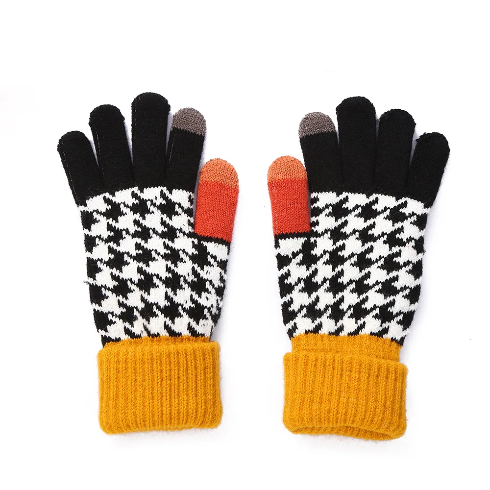 Women Hick Gloves Contrasting Colors Thousand Bird Grid Gloves With Plush Insulation Touch Screen Split Finger Splicing Gloves
Women Hick Gloves Contrasting Colors Thousand Bird Grid Gloves With Plush Insulation Touch Screen Split Finger Splicing Gloves