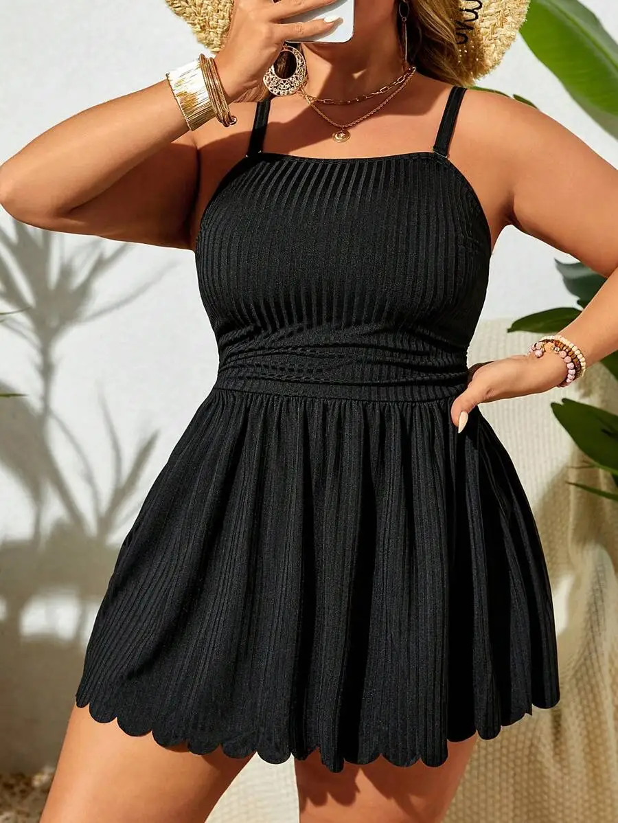 Plus Size Women Solid Ruched Camisole Swimsuit With Scalloped Hem
Plus Size Women Solid Ruched Camisole Swimsuit With Scalloped Hem