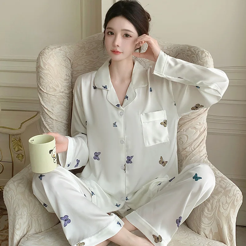 Spring and Autumn New Ladies Ice Silk Pajamas Homewear Suit Women Ice Silk Long-Sleeved Ins French Silk Senior Sense of Homewear
Spring and Autumn New Ladies Ice Silk Pajamas Homewear Suit Women Ice Silk Long-Sleeved Ins French Silk Senior Sense of Homewear