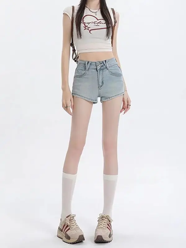 Retro Spicy Girl Light High Waist Elastic Denim Shorts Women's Summer New Double Buckle Slimming Hugging Body Heat Pants
Retro Spicy Girl Light High Waist Elastic Denim Shorts Women's Summer New Double Buckle Slimming Hugging Body Heat Pants