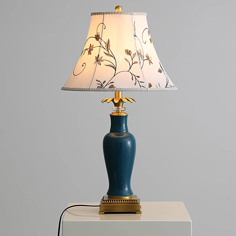 European light luxury living room study color glaze table lamp decoration American simple all-copper ceramic
European light luxury living room study color glaze table lamp decoration American simple all-copper ceramic