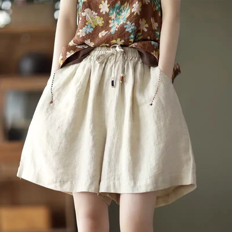 Summer Wide Leg Shorts for Women Cotton Linen Blend Fabric Elastic Waist Trousers with Hemline Stitching Details
Summer Wide Leg Shorts for Women Cotton Linen Blend Fabric Elastic Waist Trousers with Hemline Stitching Details