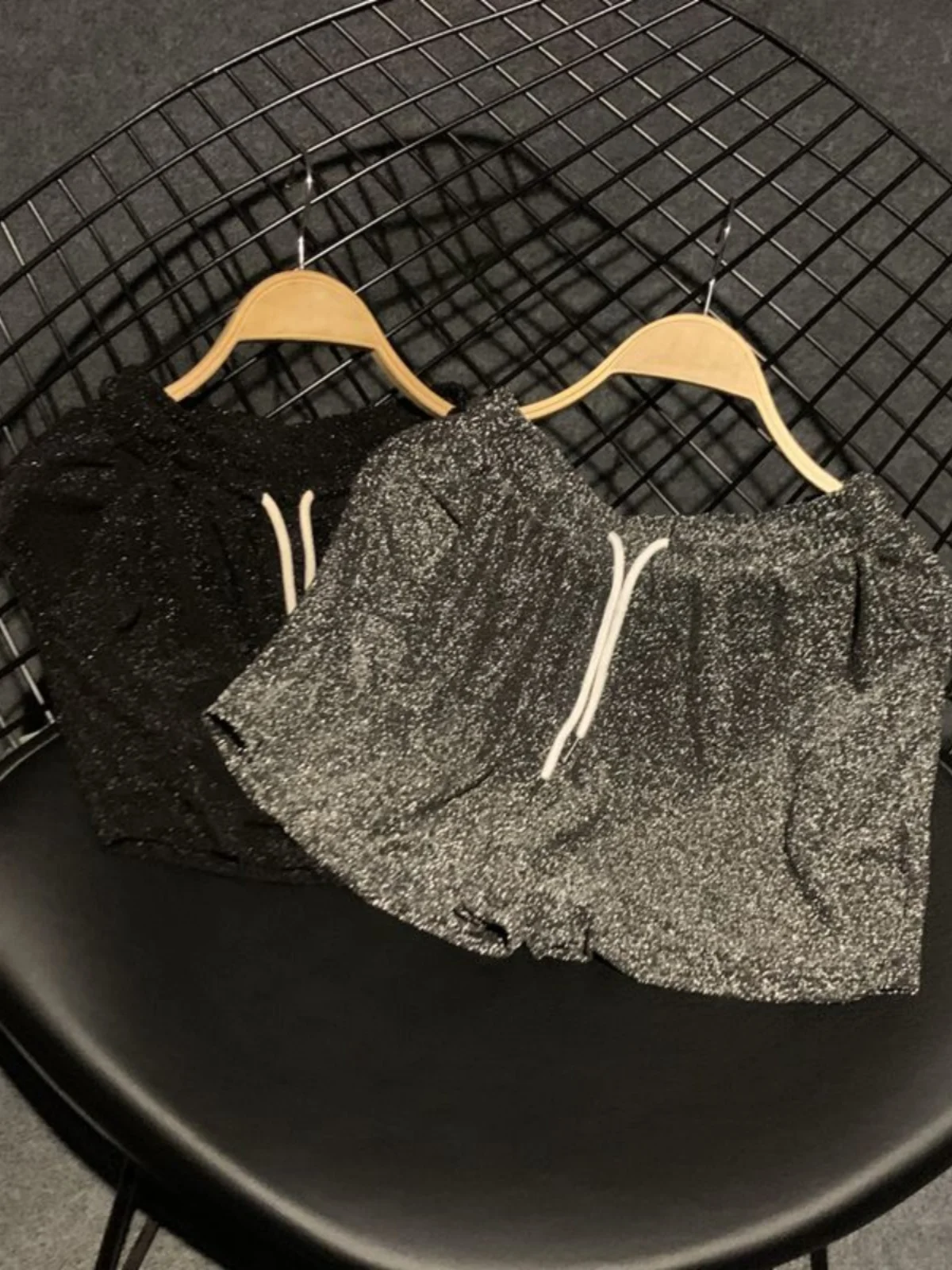 Shiny Ice Silk Smooth Loose Shorts plus Size Women's Summer Thin High Waist Wide Leg Three-quarter Length Trendy Casual Pants
Shiny Ice Silk Smooth Loose Shorts plus Size Women's Summer Thin High Waist Wide Leg Three-quarter Length Trendy Casual Pants