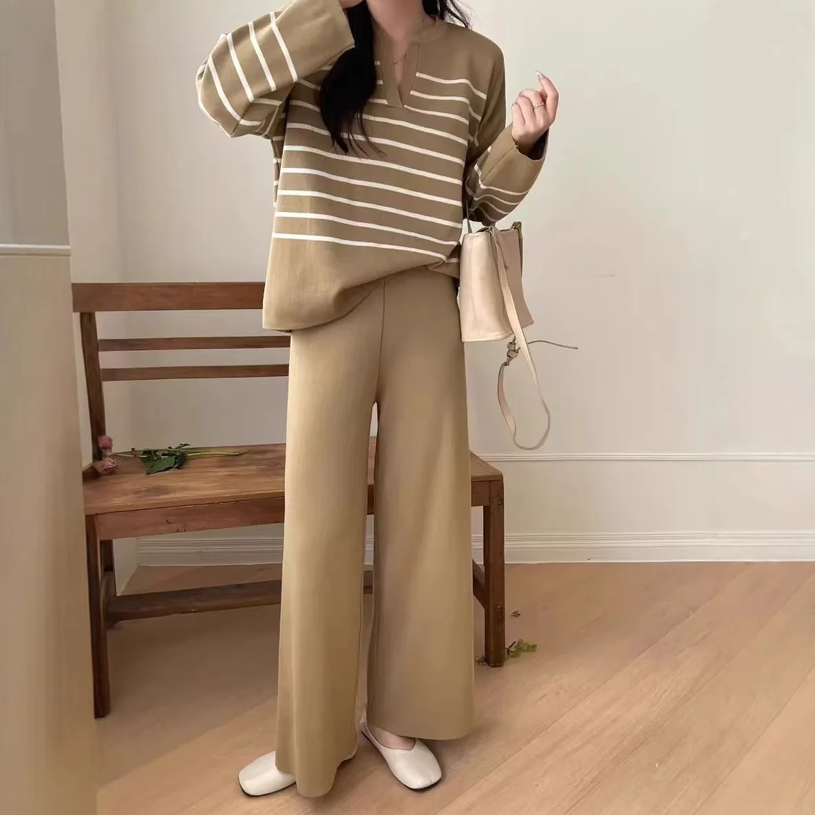 Elegant Autumn Winter Women Two Piece Set Striped Knit Tops V Neck Full Sleeve Loose Casual Pullover High Waist Wide Leg Pants
Elegant Autumn Winter Women Two Piece Set Striped Knit Tops V Neck Full Sleeve Loose Casual Pullover High Waist Wide Leg Pants