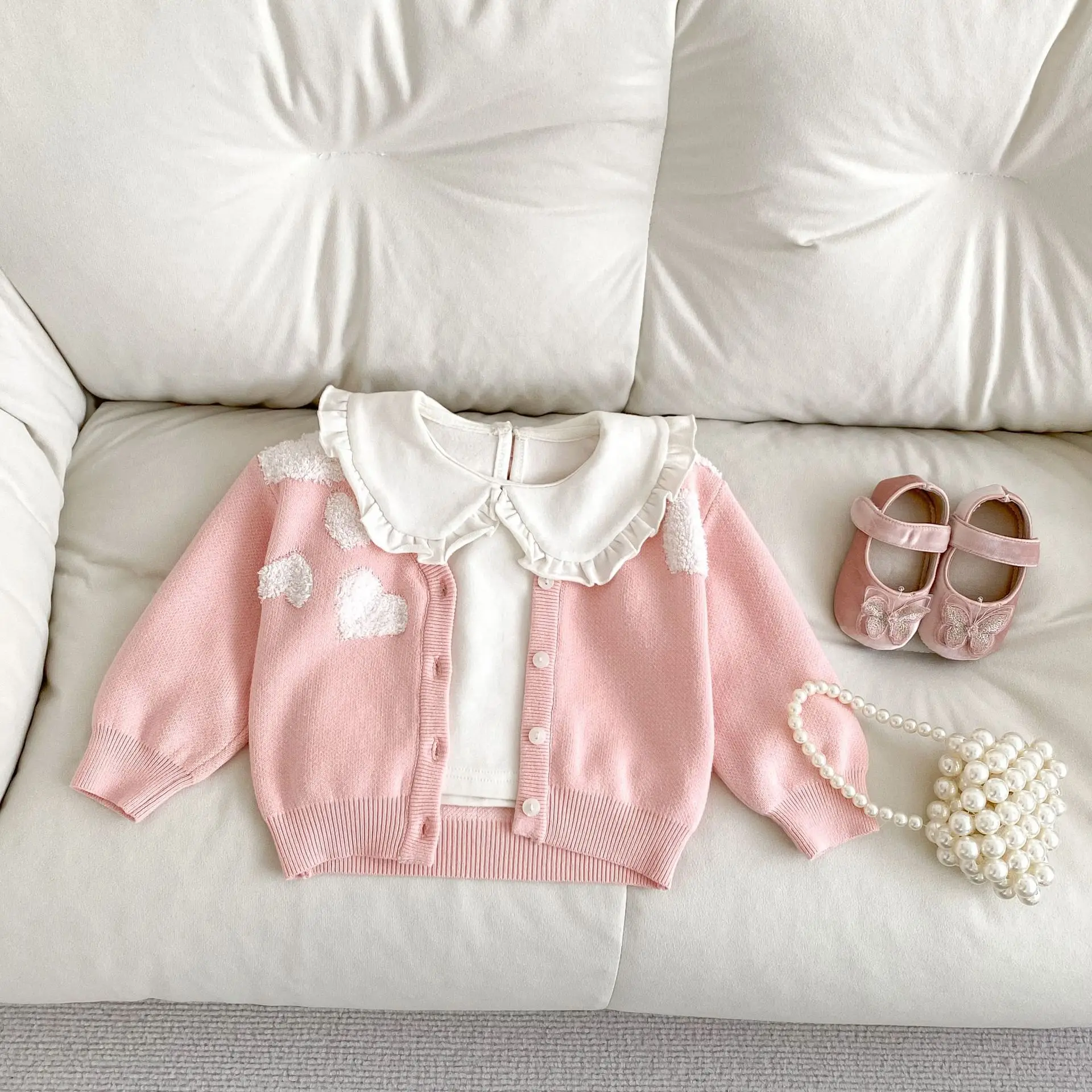 New autumn clothing for infants aged 0-3, baby girl knitted sweater with heart-shaped embroidery, long sleeved cardigan
New autumn clothing for infants aged 0-3, baby girl knitted sweater with heart-shaped embroidery, long sleeved cardigan