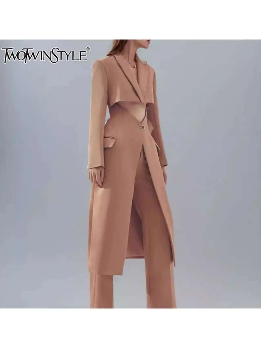 TWOTWINSTYLE однотонные лоскутные шикарные куртки на пуговицах для женщин, длинные пальто с лацканами и длинными рукавами, ажурные лоскутные карманы, длинные пальто, женские новые
TWOTWINSTYLE однотонные лоскутные шикарные куртки на пуговицах для женщин, длинные пальто с лацканами и длинными рукавами, ажурные лоскутные карманы, длинные пальто, женские новые
