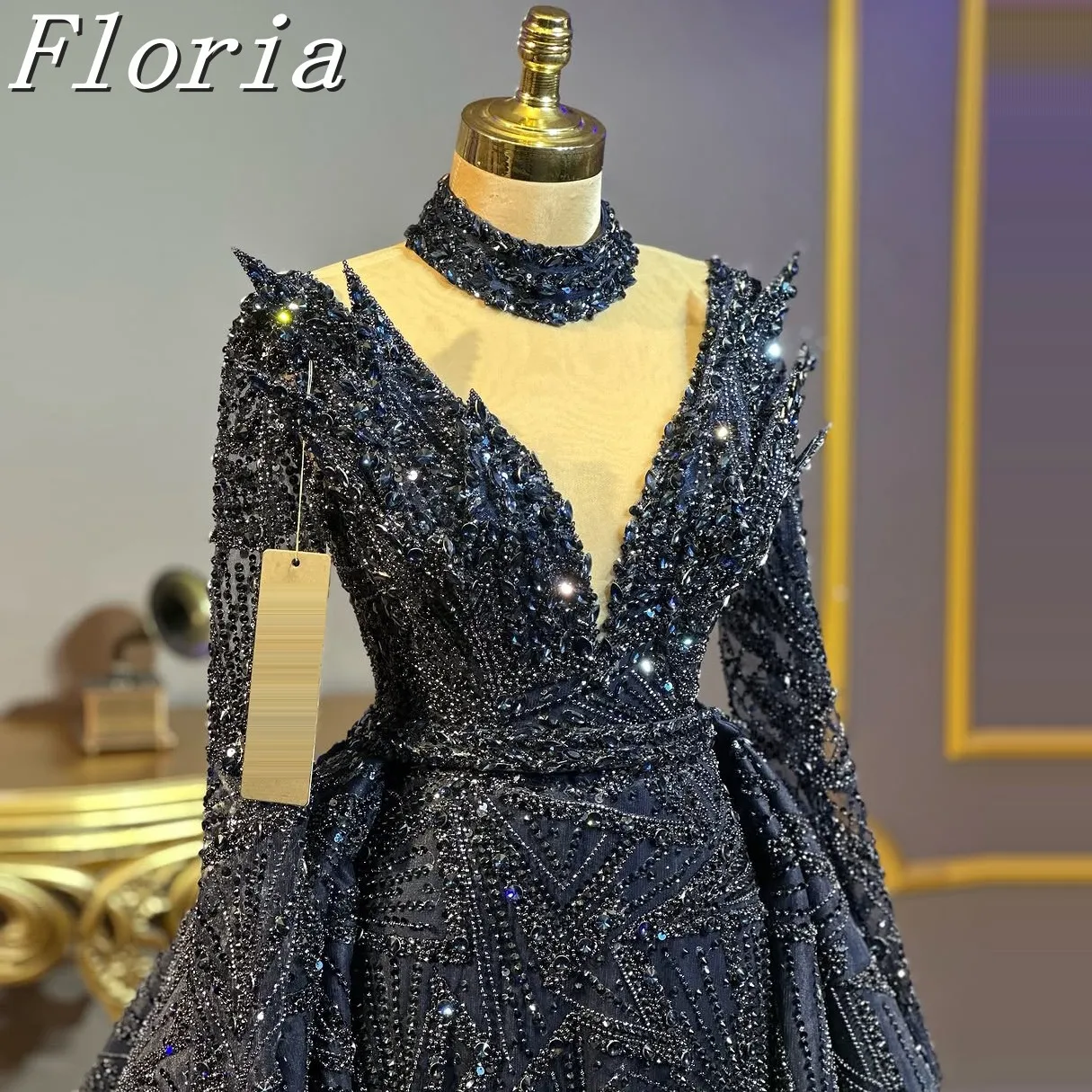 Navy Blue Beaded Mermaid Wedding Dress with Detachable Overskirt Crystals 2025 Bridal Gowns Princess Customized
Navy Blue Beaded Mermaid Wedding Dress with Detachable Overskirt Crystals 2025 Bridal Gowns Princess Customized