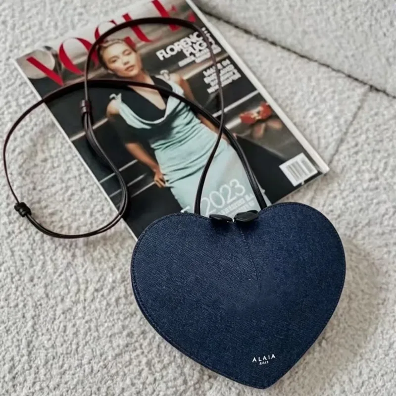 New love bag denim bag single shoulder underarm messenger bag niche high texture three-dimensional heart bag women's bag
New love bag denim bag single shoulder underarm messenger bag niche high texture three-dimensional heart bag women's bag