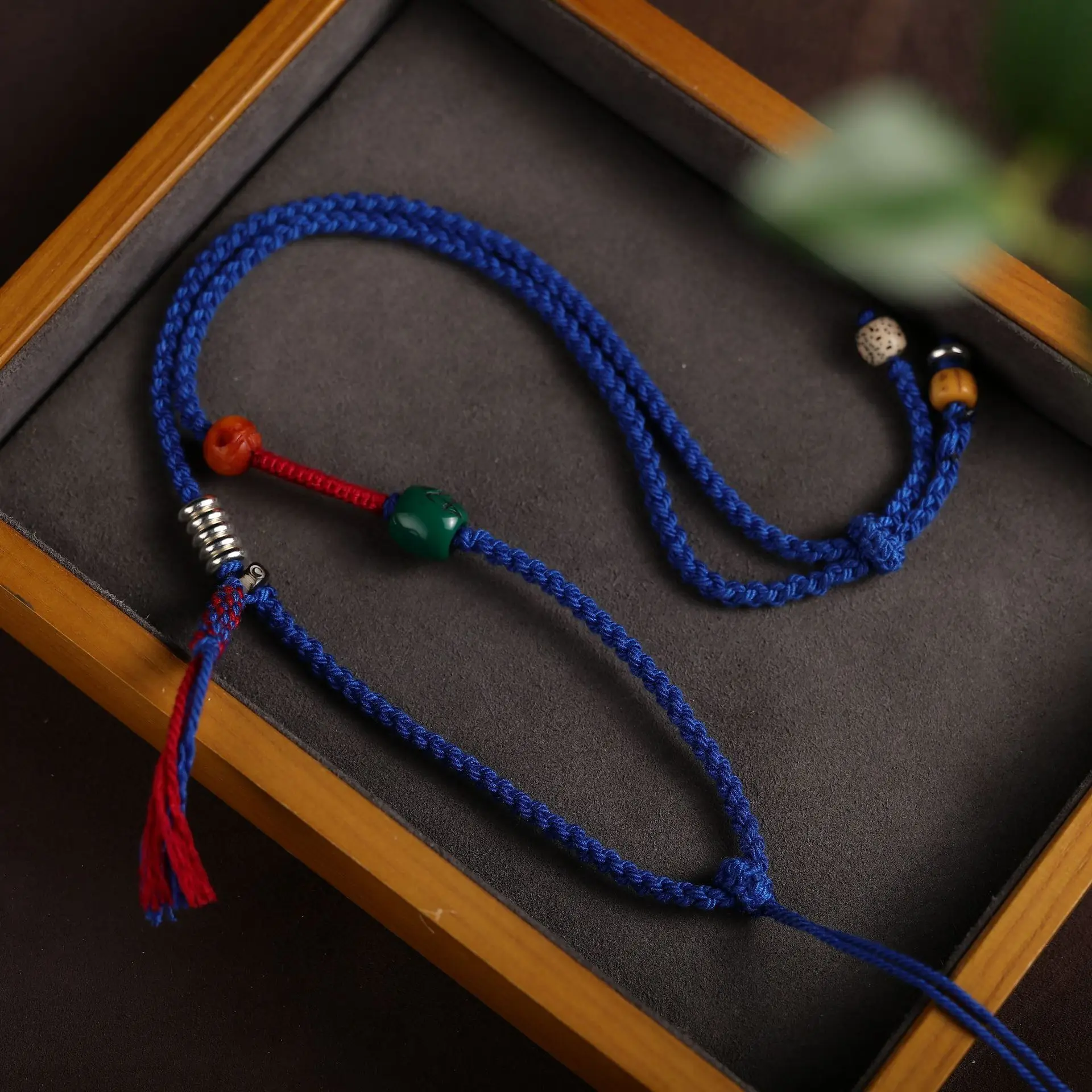 Tibetan Hand Rubbed Cotton Neck Pendant Necklace Ethnic Style Tangka Buddha Brand Cultural And Playful High End Handmade Hanging
Tibetan Hand Rubbed Cotton Neck Pendant Necklace Ethnic Style Tangka Buddha Brand Cultural And Playful High End Handmade Hanging