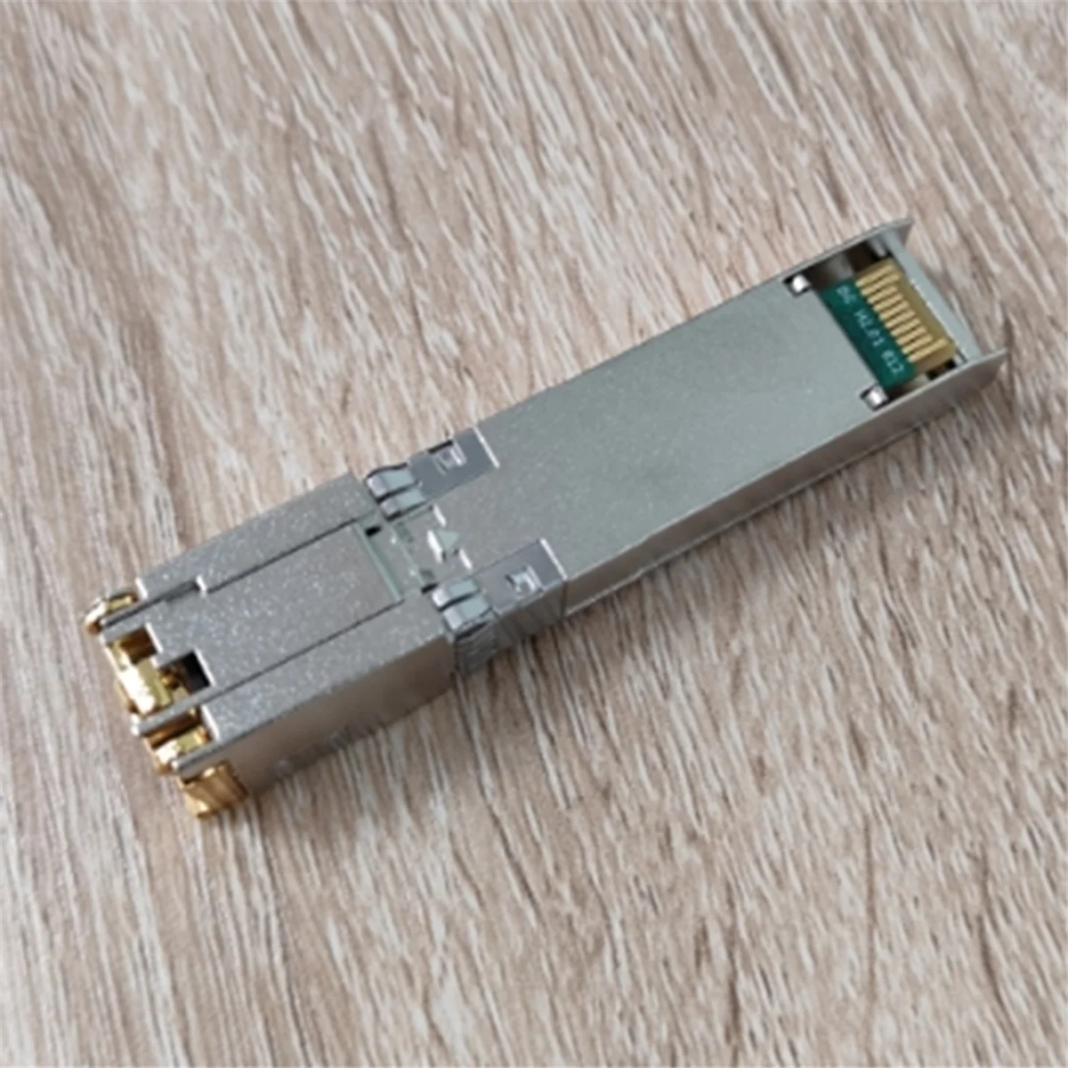 Оптический модуль 10G SFP + к Rj45, 30 м, 10G/5G/2,5G, совместимый с оптическим переключателем Cisco, Mikrotik, EthernetJKL
Оптический модуль 10G SFP + к Rj45, 30 м, 10G/5G/2,5G, совместимый с оптическим переключателем Cisco, Mikrotik, EthernetJKL