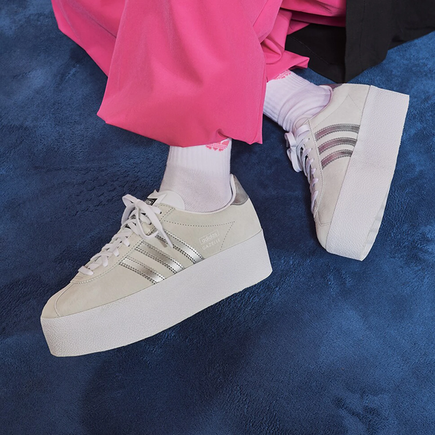 Adidas Originals Женские классические модные спортивные кроссовки на толстой подошве IH1291
Adidas Originals Женские классические модные спортивные кроссовки на толстой подошве IH1291