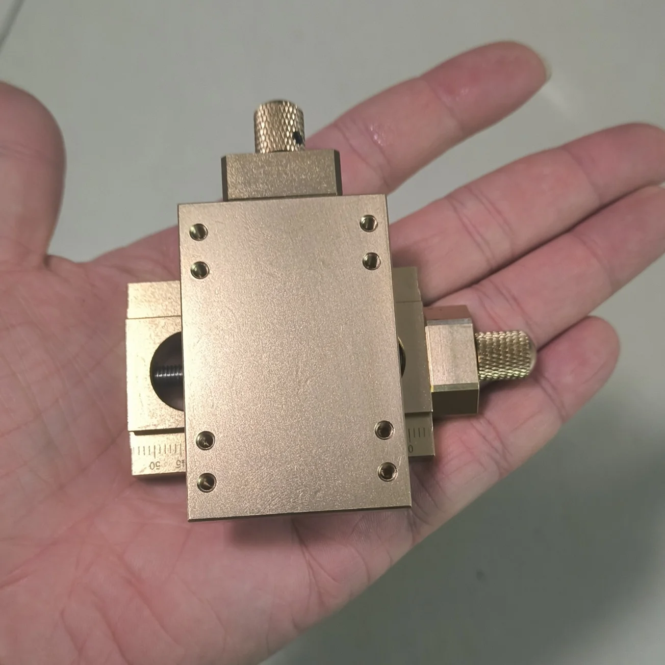 brass micro slide table dovetail groove cross screw fine adjustment platform XY axis
brass micro slide table dovetail groove cross screw fine adjustment platform XY axis