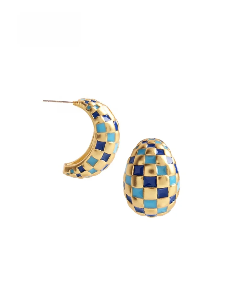 Sumni Vintage Style Klein Blue Checkered Half Curly Hair Clip on Earrings S925 Silver Needle Geometric Pattern Women's Fashio...
Sumni Vintage Style Klein Blue Checkered Half Curly Hair Clip on Earrings S925 Silver Needle Geometric Pattern Women's Fashio...