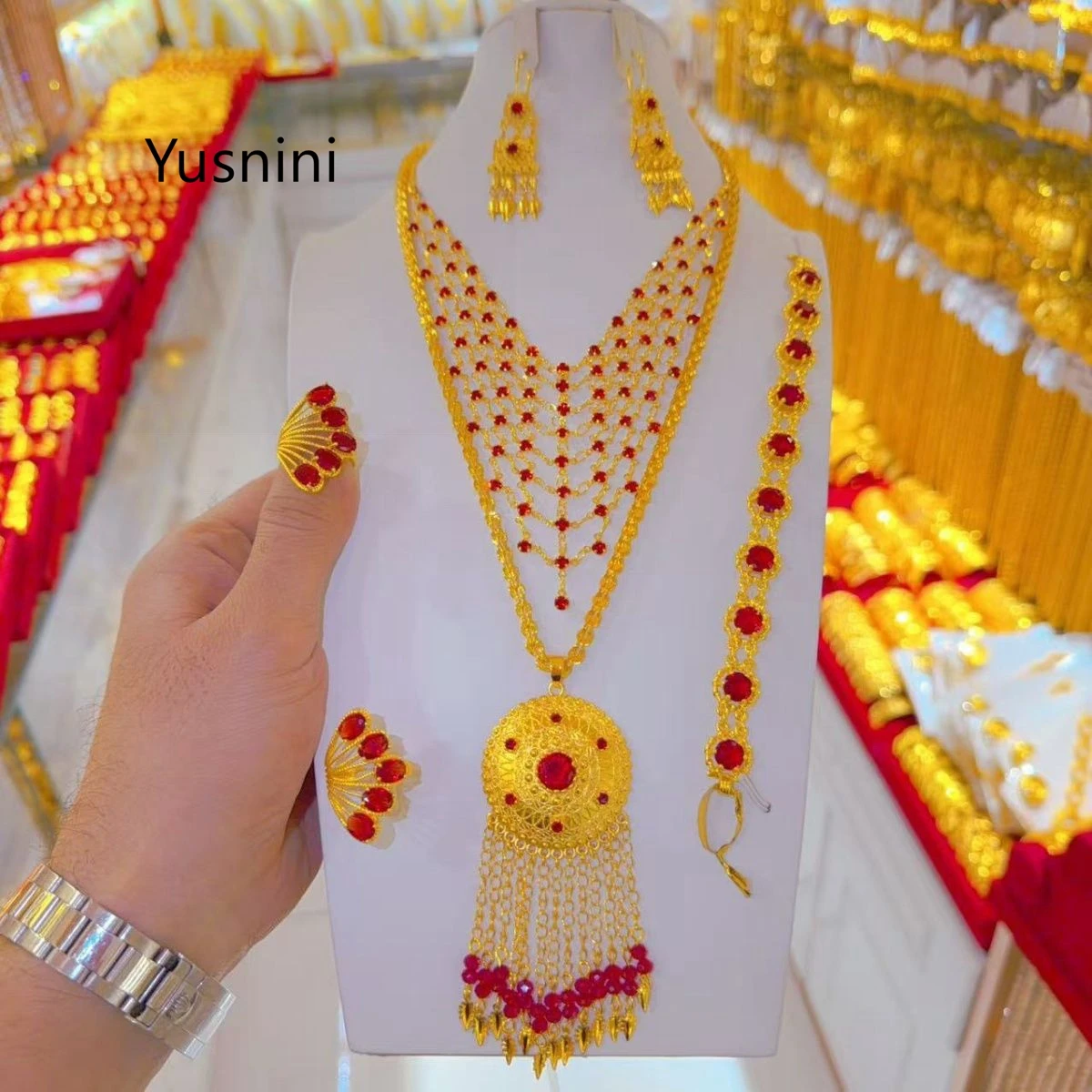 New Dubai Fashion High end 24K Gold Plated Necklace Earrings Rings Bracelets Exquisite Engagement Party Jewelry Set for Lovers 7
New Dubai Fashion High end 24K Gold Plated Necklace Earrings Rings Bracelets Exquisite Engagement Party Jewelry Set for Lovers 7