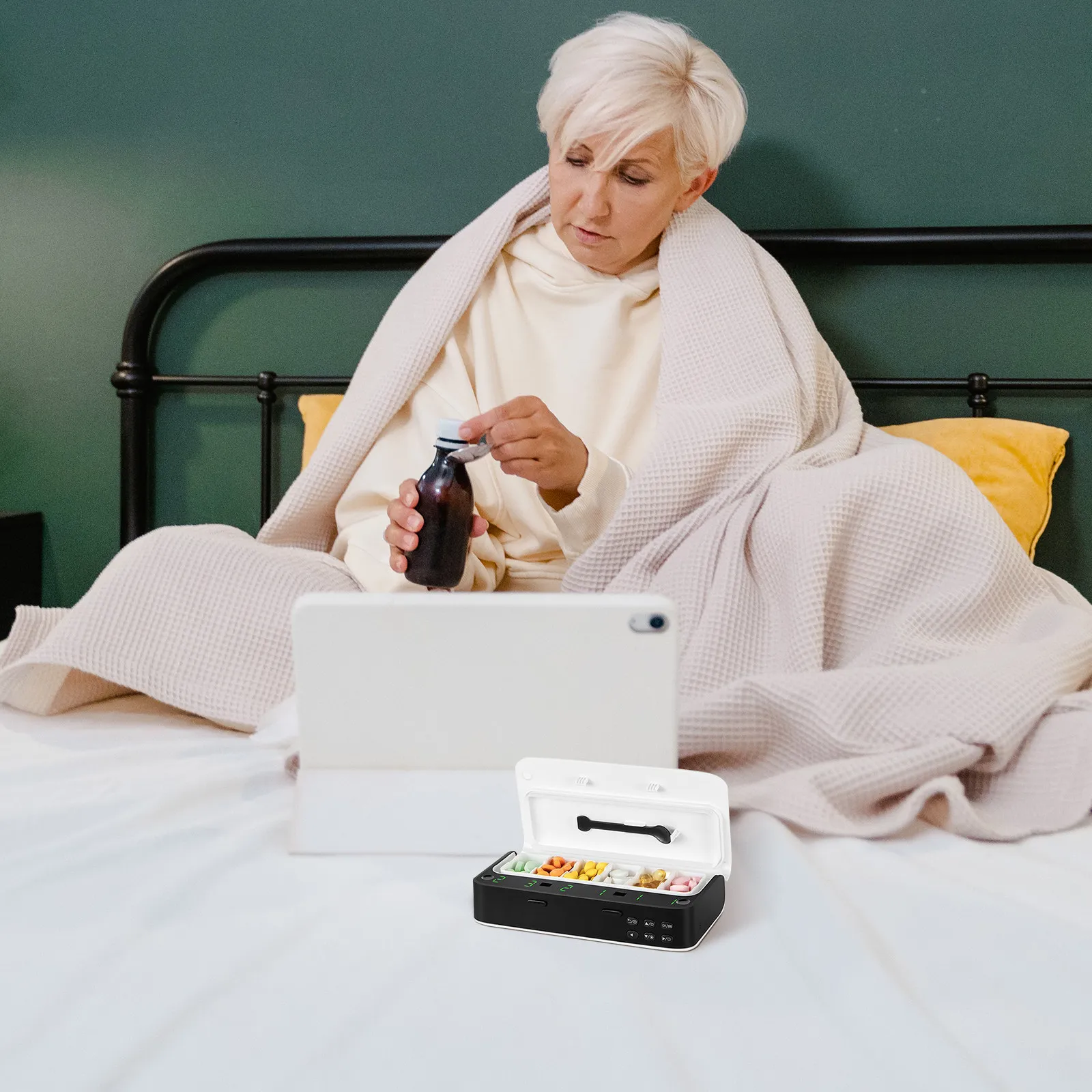 1Pcs Smart Electronic Medicine Box with Alarm Reminder Portable Pill Organizer for Elderly Memory Support Travel Storage Safe
1Pcs Smart Electronic Medicine Box with Alarm Reminder Portable Pill Organizer for Elderly Memory Support Travel Storage Safe