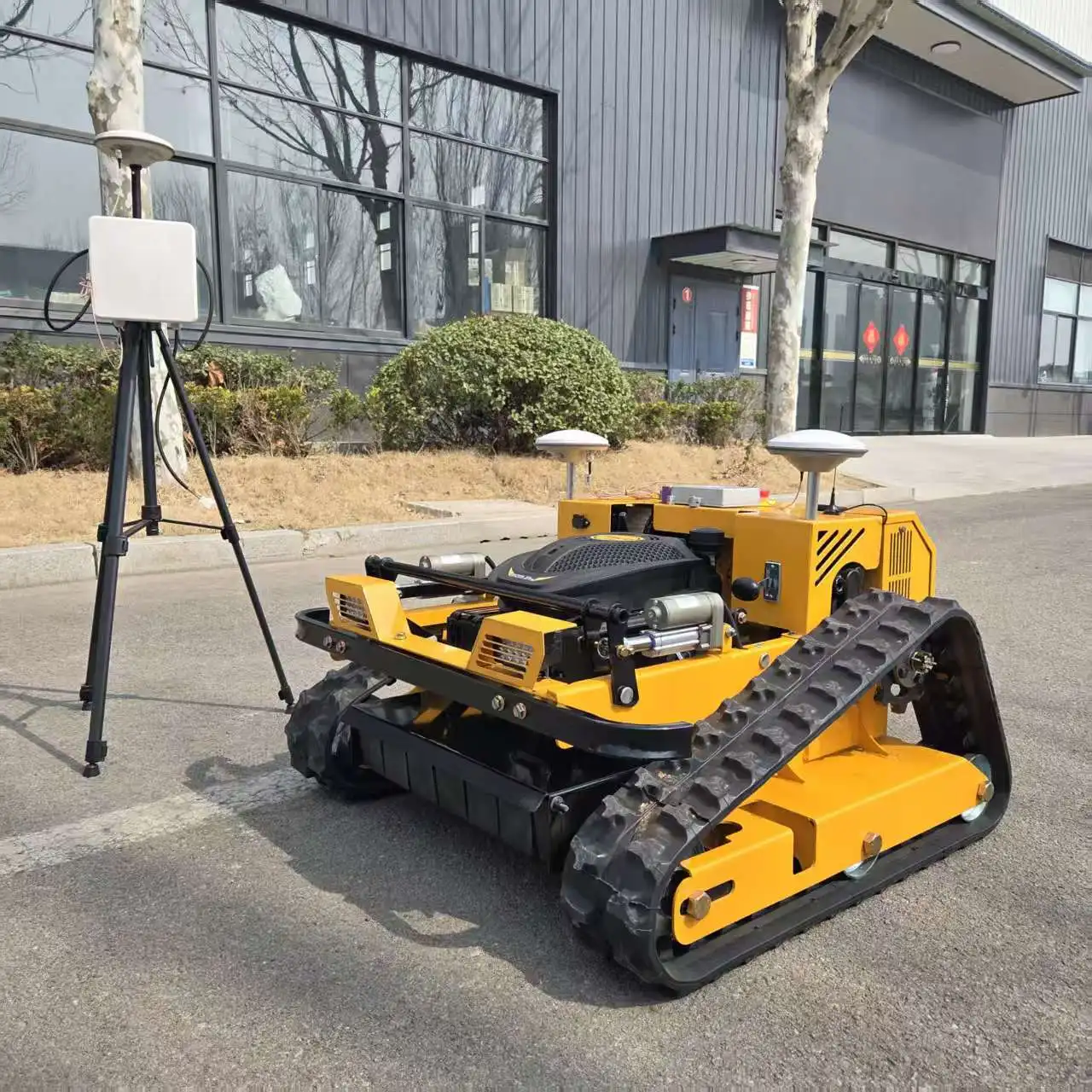 Remote Control 500mm Lawn Mower for Household Automatic Climbing Garden Weed Remover High Efficiency Snow Customized
Remote Control 500mm Lawn Mower for Household Automatic Climbing Garden Weed Remover High Efficiency Snow Customized
