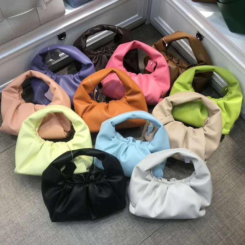 Casual Fashion Folds Cloud Bag Large Capacity Handbags Female Purses Split Leather Solid Simple Portable Lady Bolsos 2024 New
Casual Fashion Folds Cloud Bag Large Capacity Handbags Female Purses Split Leather Solid Simple Portable Lady Bolsos 2024 New