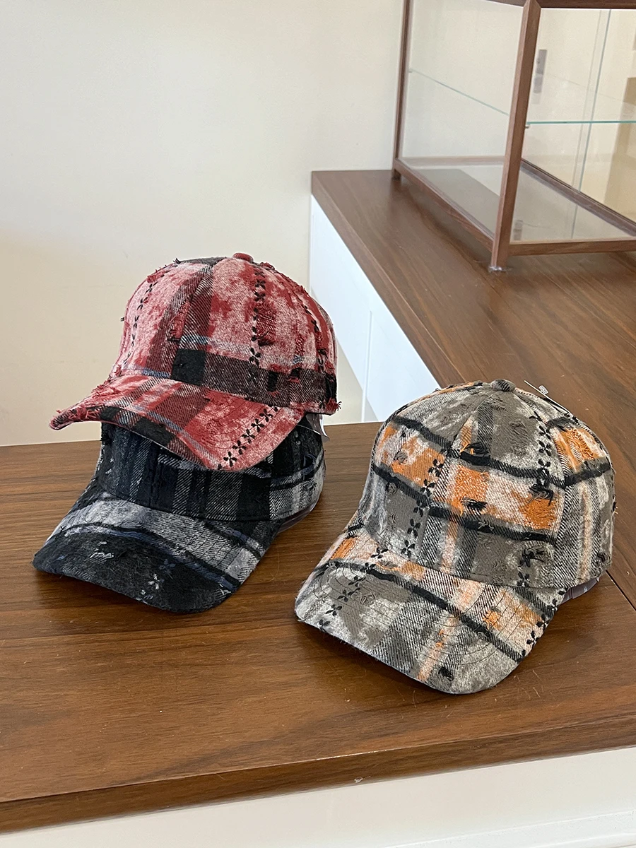 Fashion Autumn and Winter Baseball Cap Plaid Fleece Warm Contrast Color Woolen Cap
Fashion Autumn and Winter Baseball Cap Plaid Fleece Warm Contrast Color Woolen Cap