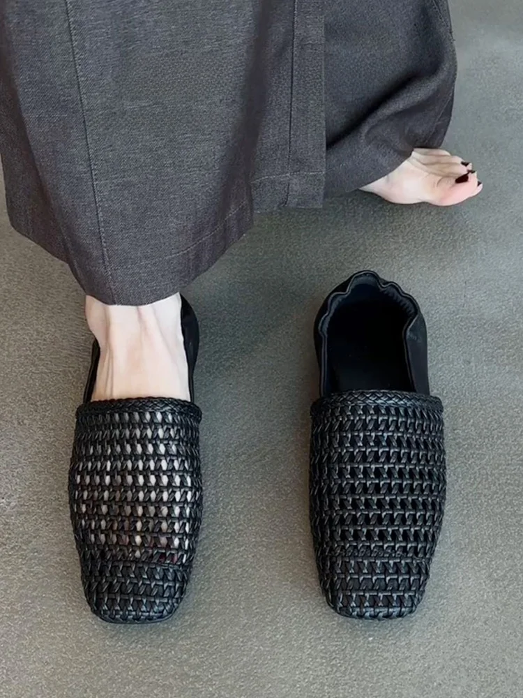 Retro Leather Slip-On Flat Bottom Weave Casual Shoes for Women Square Toe Anti-Slip Rubber Bottom Daily Wear Comfortable Fashion
Retro Leather Slip-On Flat Bottom Weave Casual Shoes for Women Square Toe Anti-Slip Rubber Bottom Daily Wear Comfortable Fashion