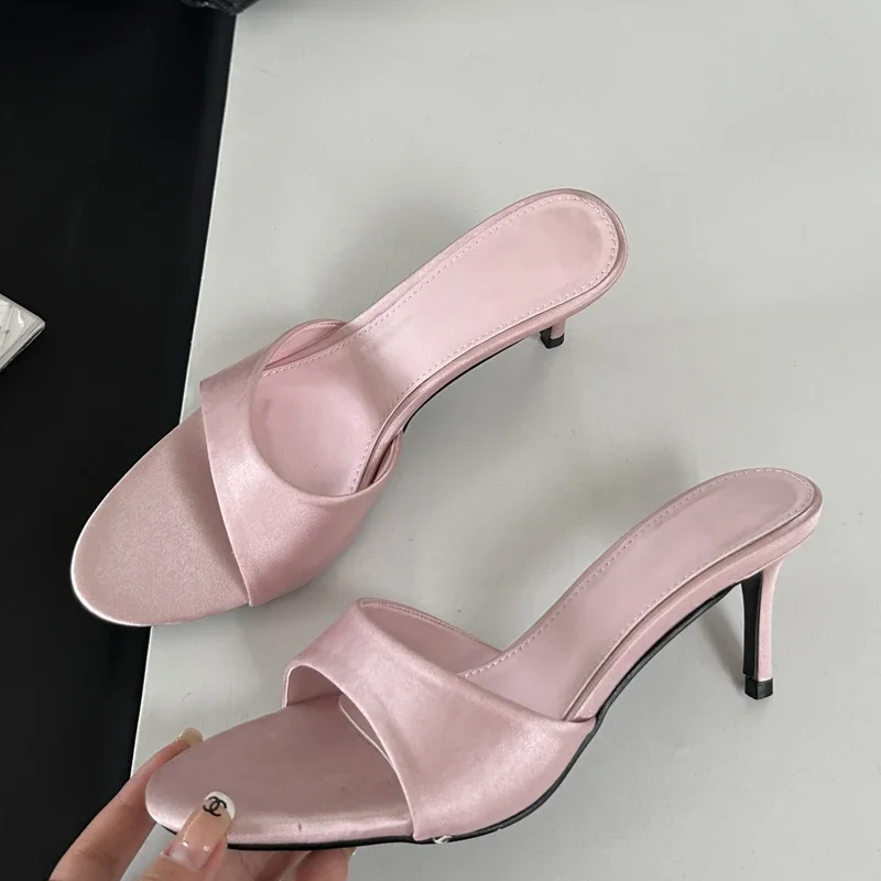 Eilyken 2026 New Summer Fashion Slippers Women Slip On Thin Low Heels Party Stripper Dress Ladies Mules Slides Zapatos Mujer
Eilyken 2026 New Summer Fashion Slippers Women Slip On Thin Low Heels Party Stripper Dress Ladies Mules Slides Zapatos Mujer