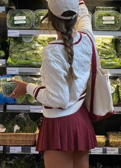 Top Simple Temperament Solid Color Long Sleeve Sweater Woolen Women's Clothing Autumn 2025 New Female Fashion Knitted Pullovers
Top Simple Temperament Solid Color Long Sleeve Sweater Woolen Women's Clothing Autumn 2025 New Female Fashion Knitted Pullovers