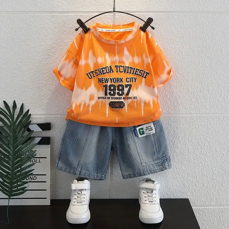 Boys Short sleeved Set Summer New Children's Fashion Clothing suit Baby Boys Casual Denim Shorts Sports Two Piece Set
Boys Short sleeved Set Summer New Children's Fashion Clothing suit Baby Boys Casual Denim Shorts Sports Two Piece Set