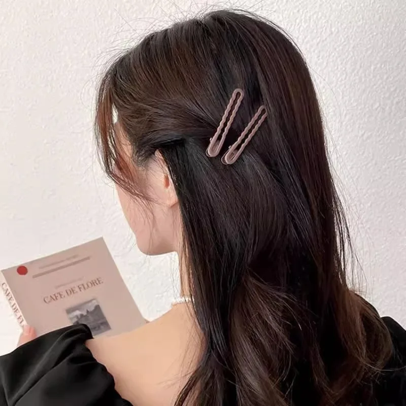 Simple Traceless Hair Clip for Women Duck Mouth Clip Line Clip Forehead Fringe Clip Side Hairpin Single Random Color
Simple Traceless Hair Clip for Women Duck Mouth Clip Line Clip Forehead Fringe Clip Side Hairpin Single Random Color