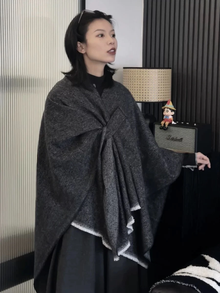 Dark Mountain Style Simple Design Grey Cashmere Shoulder Wrap Outerwear Autumn Winter Fashion Women's Warm Rectangle Polyester
Dark Mountain Style Simple Design Grey Cashmere Shoulder Wrap Outerwear Autumn Winter Fashion Women's Warm Rectangle Polyester