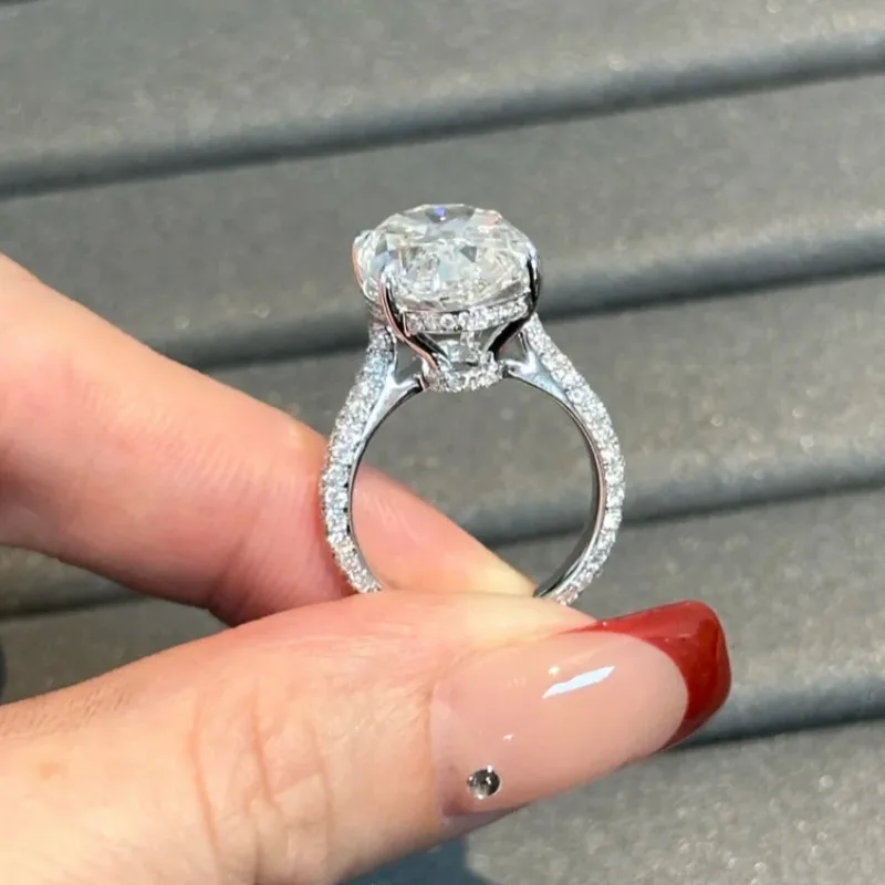 Женское кольцо с муассанитом овальной огранки 8CT, серебро S925, сверкающий лабораторный бриллиант, обручальное кольцо с муассанитом, ювелирные изделия
Женское кольцо с муассанитом овальной огранки 8CT, серебро S925, сверкающий лабораторный бриллиант, обручальное кольцо с муассанитом, ювелирные изделия