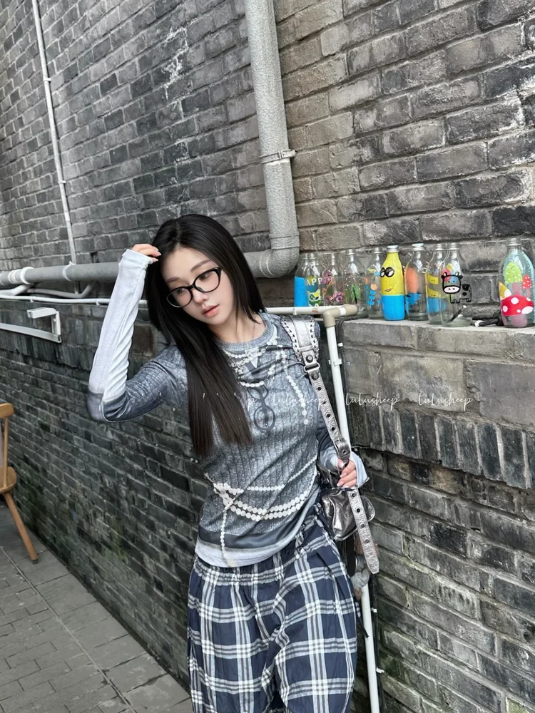 Женская приталенная футболка с длинным рукавом Seoul 25FW с жемчужным принтом, повседневная, удобная, дышащая, базовый слой, хлопковый материал
Женская приталенная футболка с длинным рукавом Seoul 25FW с жемчужным принтом, повседневная, удобная, дышащая, базовый слой, хлопковый материал