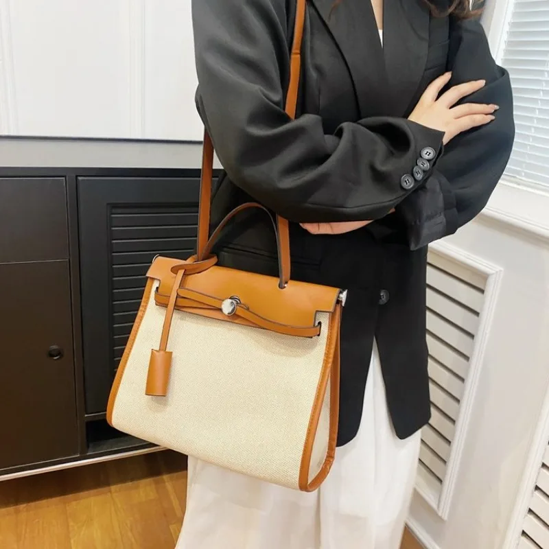 Chic Crossbody Bag With Easy Access Front Pocket For Women Functional Underarm Shoulder Bag For Transit Pass
Chic Crossbody Bag With Easy Access Front Pocket For Women Functional Underarm Shoulder Bag For Transit Pass