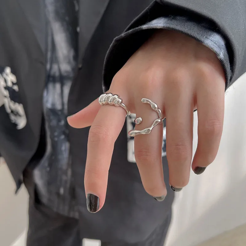 VENTFILLE стерлингового серебра 925 пробы с нерегулярной текстурой, женское кольцо, простой уникальный дизайн, гладкий тренд, модная вечеринка, пара
VENTFILLE стерлингового серебра 925 пробы с нерегулярной текстурой, женское кольцо, простой уникальный дизайн, гладкий тренд, модная вечеринка, пара