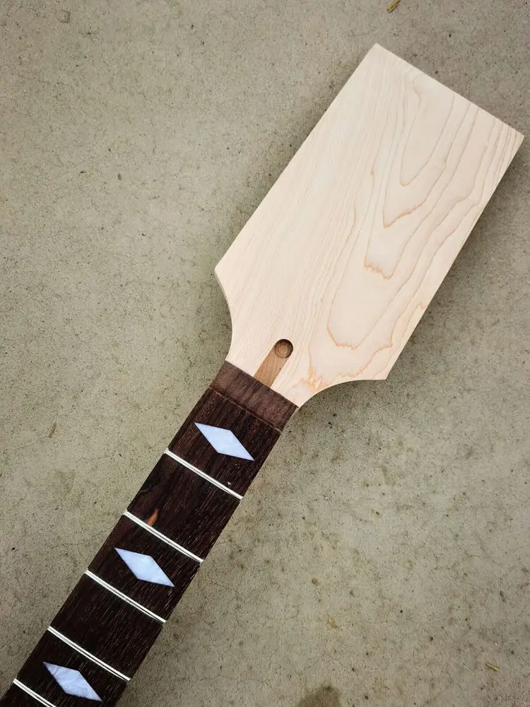 Yinfente 22fret Maple Guitar Neck 25.5 Inch Rosewood Fretboard Paddle Neck Diamond Inlay
Yinfente 22fret Maple Guitar Neck 25.5 Inch Rosewood Fretboard Paddle Neck Diamond Inlay